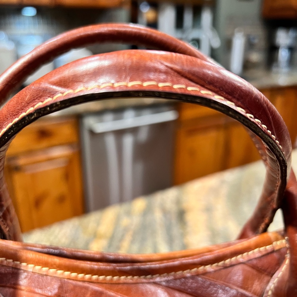 Outstanding Dooney and Bourke Zebra/Tiger pattern Leather Handbag. - Picture 13 of 16